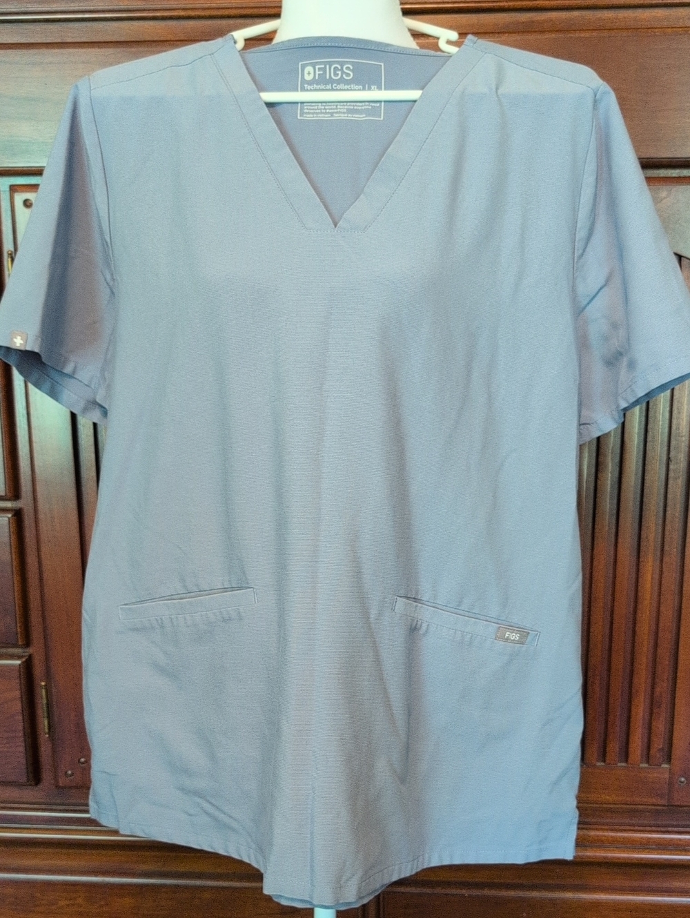 Figs V-Neck Scrub Top in Dusty Lavender